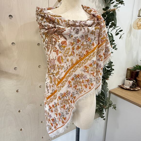 DIANE VON FURSTENBERG Large Square Scarf Vintage 48" Soft Earthy Floral Print - Picture 7 of 7